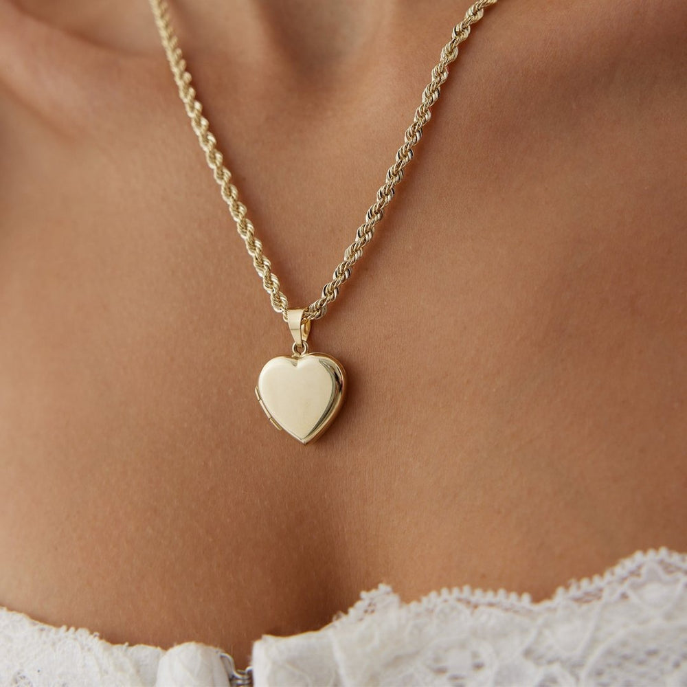 14k Gold Rope Chain Covered Heart Necklace