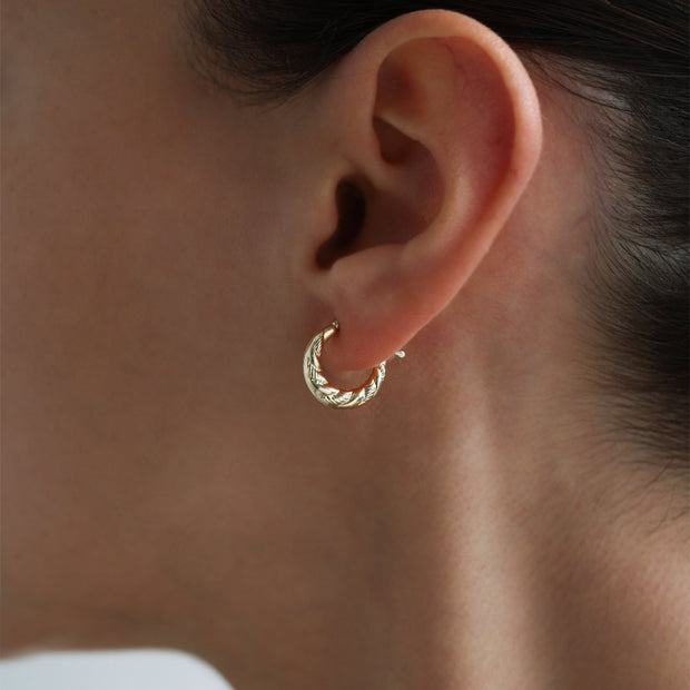 14k Gold Flash Pattern Hoop Earrings