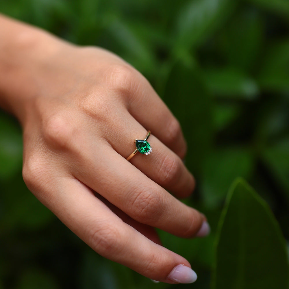 14k Gold Light Green Leaf Ring