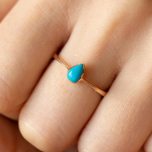 14k Gold Teardrop Turquoise Ring