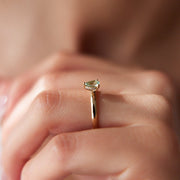 14k Gold Sea Light Green Teardrop Model Ring