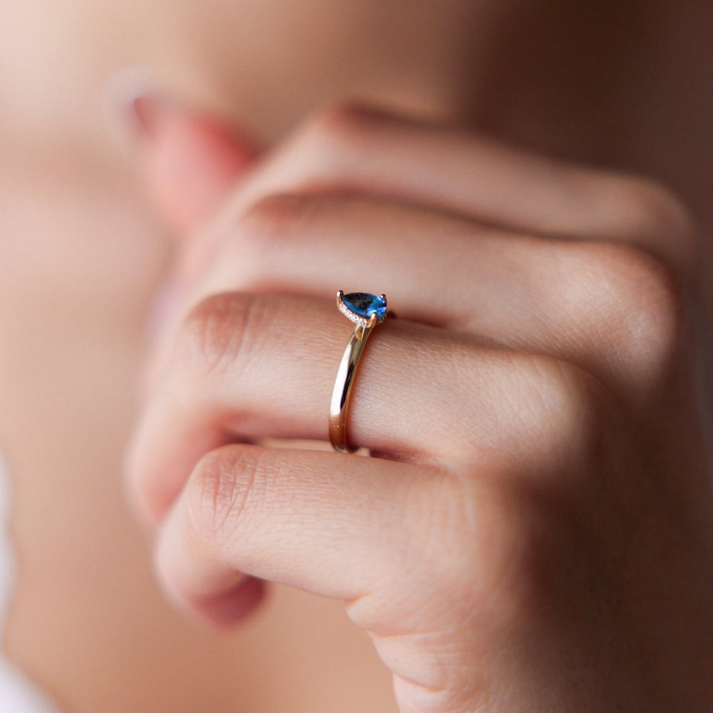 14k Gold Blue Topaz Teardrop Ring