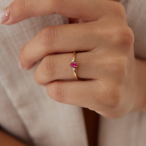 14k Gold Fuchsia Oval Stone Ring