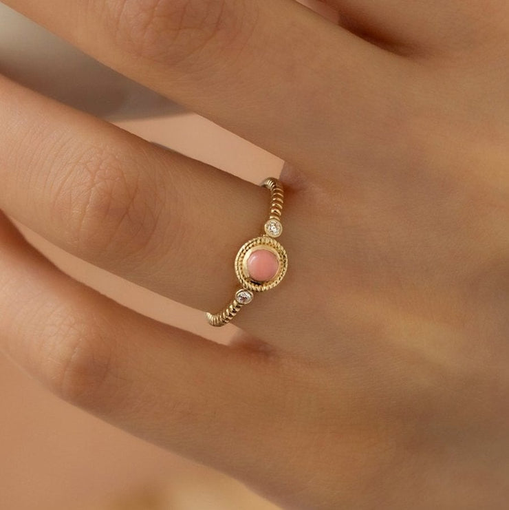 14k Gold Peach-Colored Stone Ring